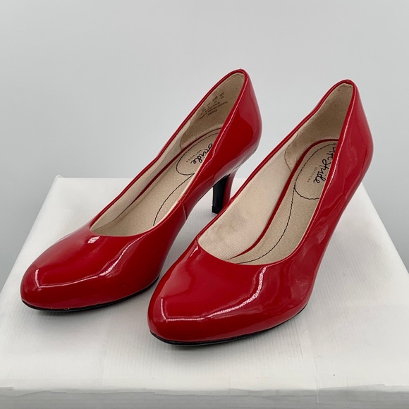 NWT Life Stride Parigi Women’s Red Patent Pumps Shoes - Picture 6 of 12